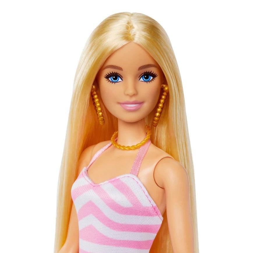 Barbie Beach con costume da bagno e accessori - Image 3